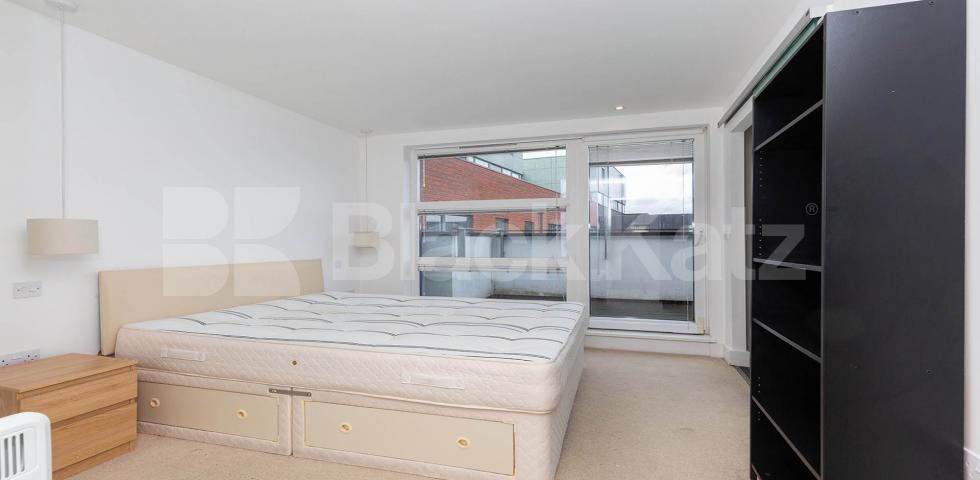 			3 Bedroom, 2 bath, 1 reception Flat			 Tiltman Place, Holloway